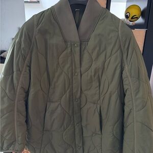 Lululemon oversized quilted light jacket, size 4